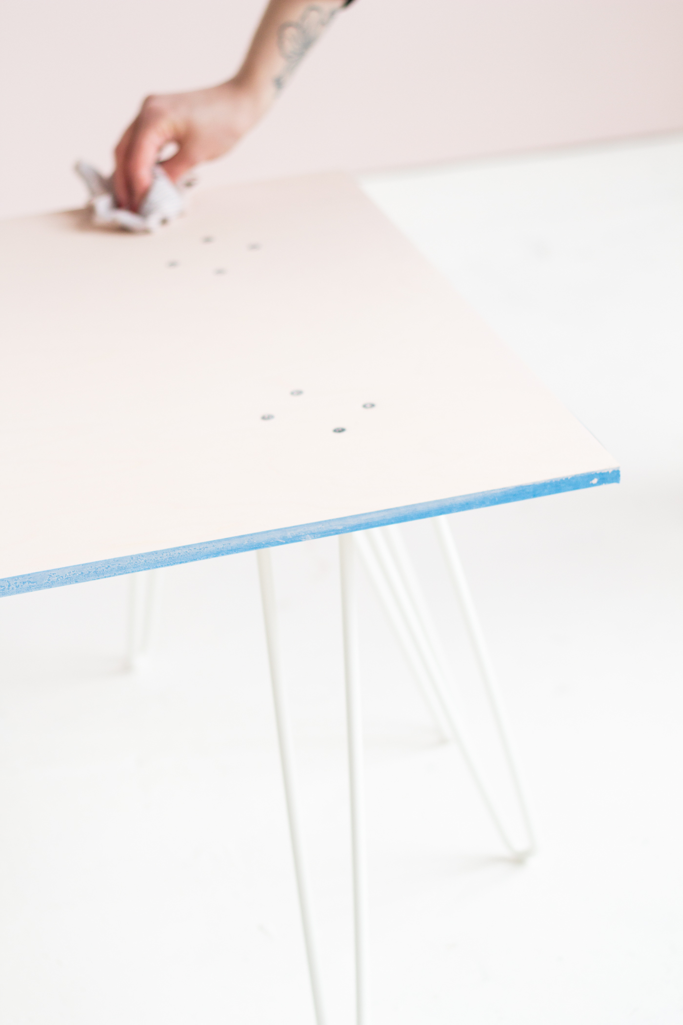 DIY SWENYO Skurniture Pink Washed Plywood Coffee Table | @fallfordiy