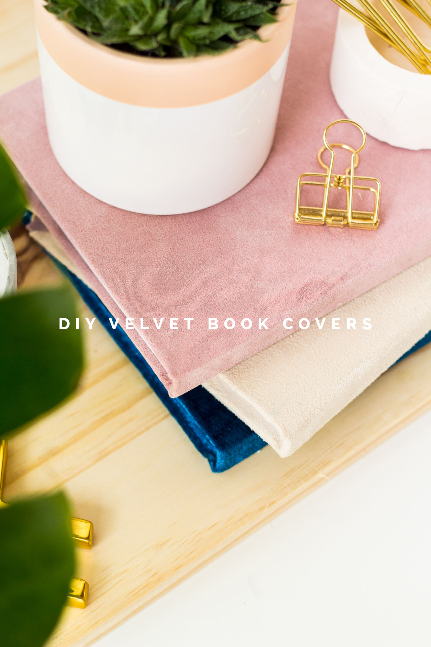 DIY Velvet book covers tutorial | @fallfordiy