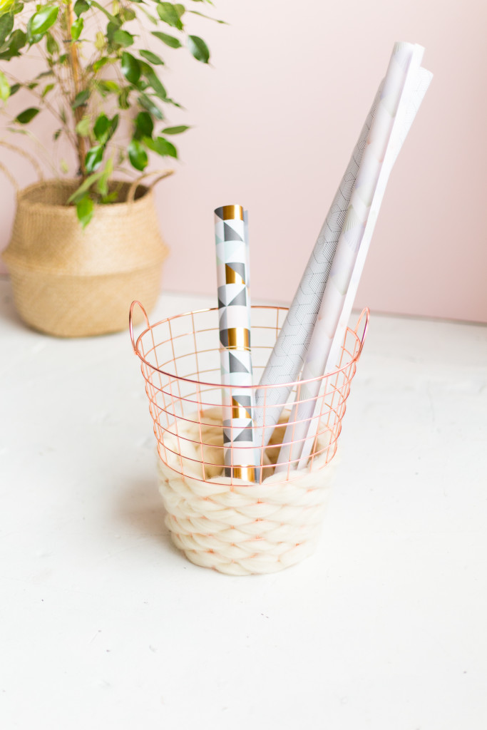 DIY Wool Woven Paper Basket Tutorial | @fallfordiy