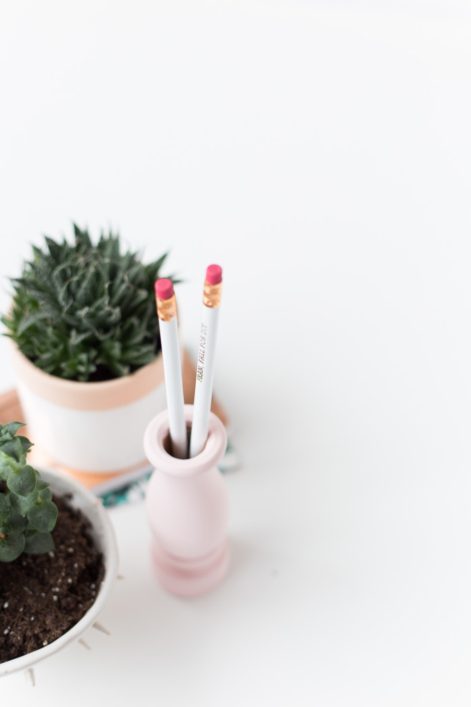 DIY Pepper Pot Pencil Holder | @fallfordiy