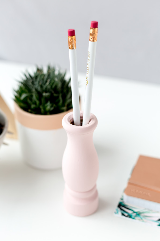 DIY Pepper Pot Pencil Holder | @fallfordiy