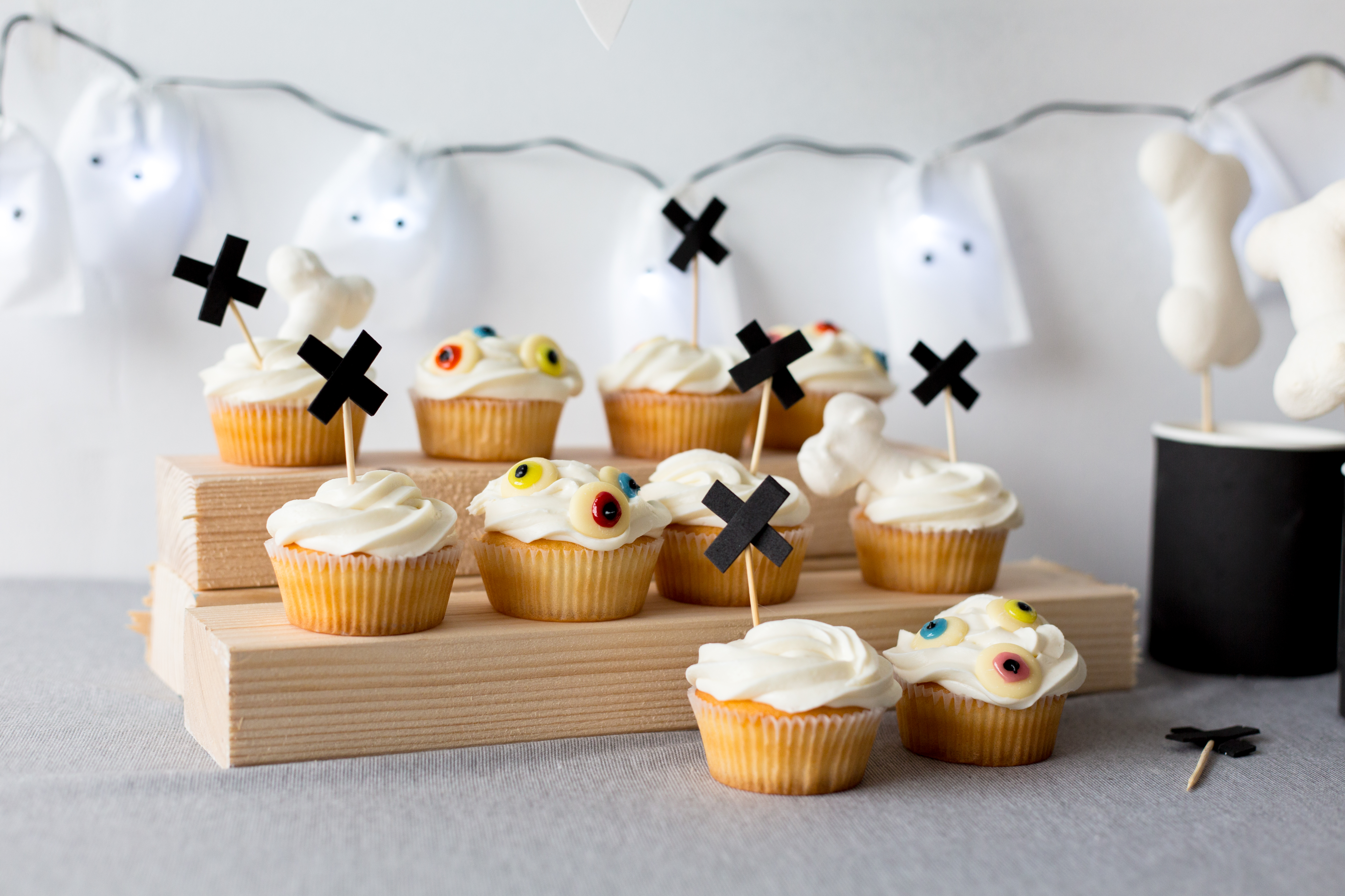 10 Super Quick and Easy Last Minute Halloween Party Ideas