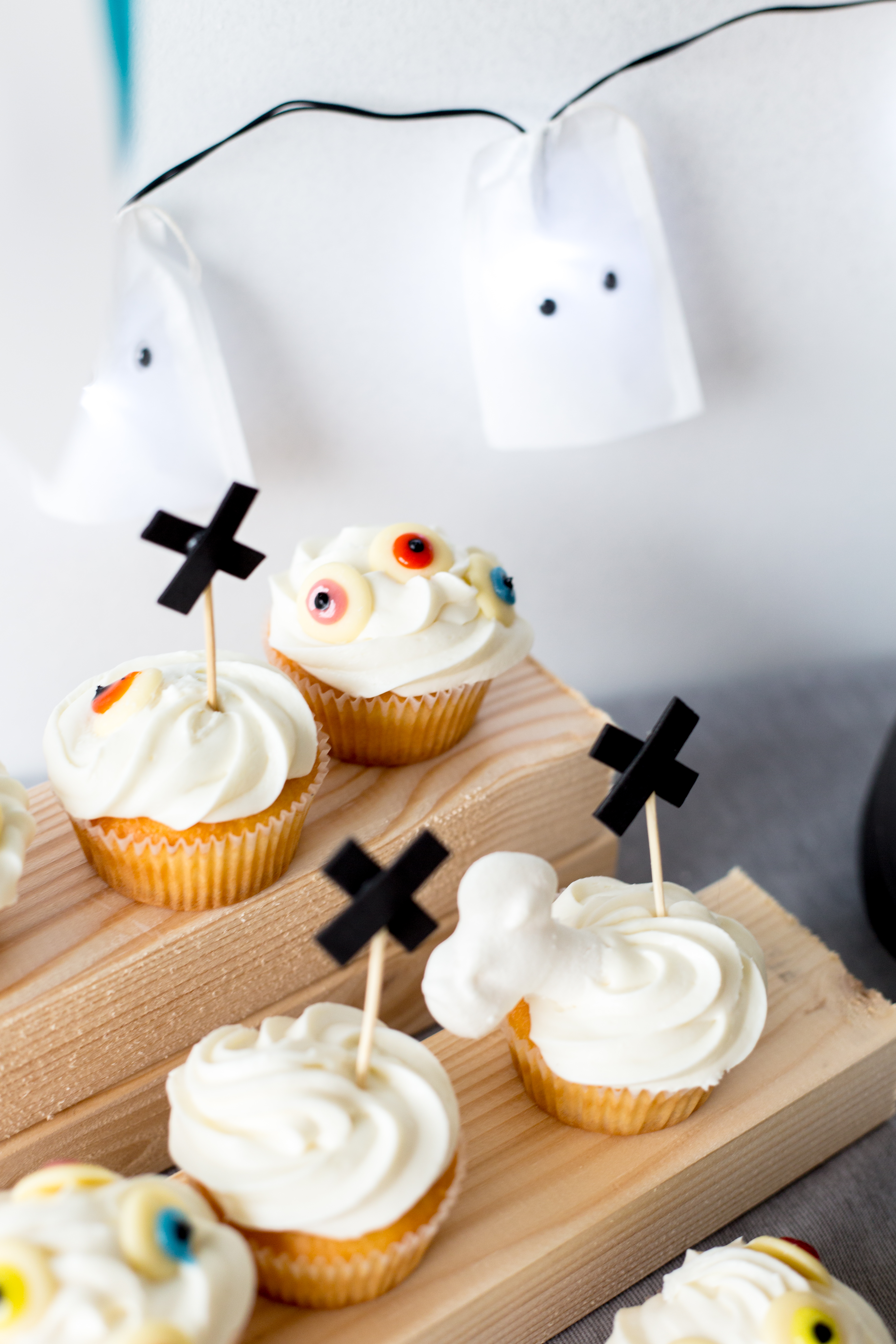 10 Super Quick and Easy Last Minute Halloween Party Ideas