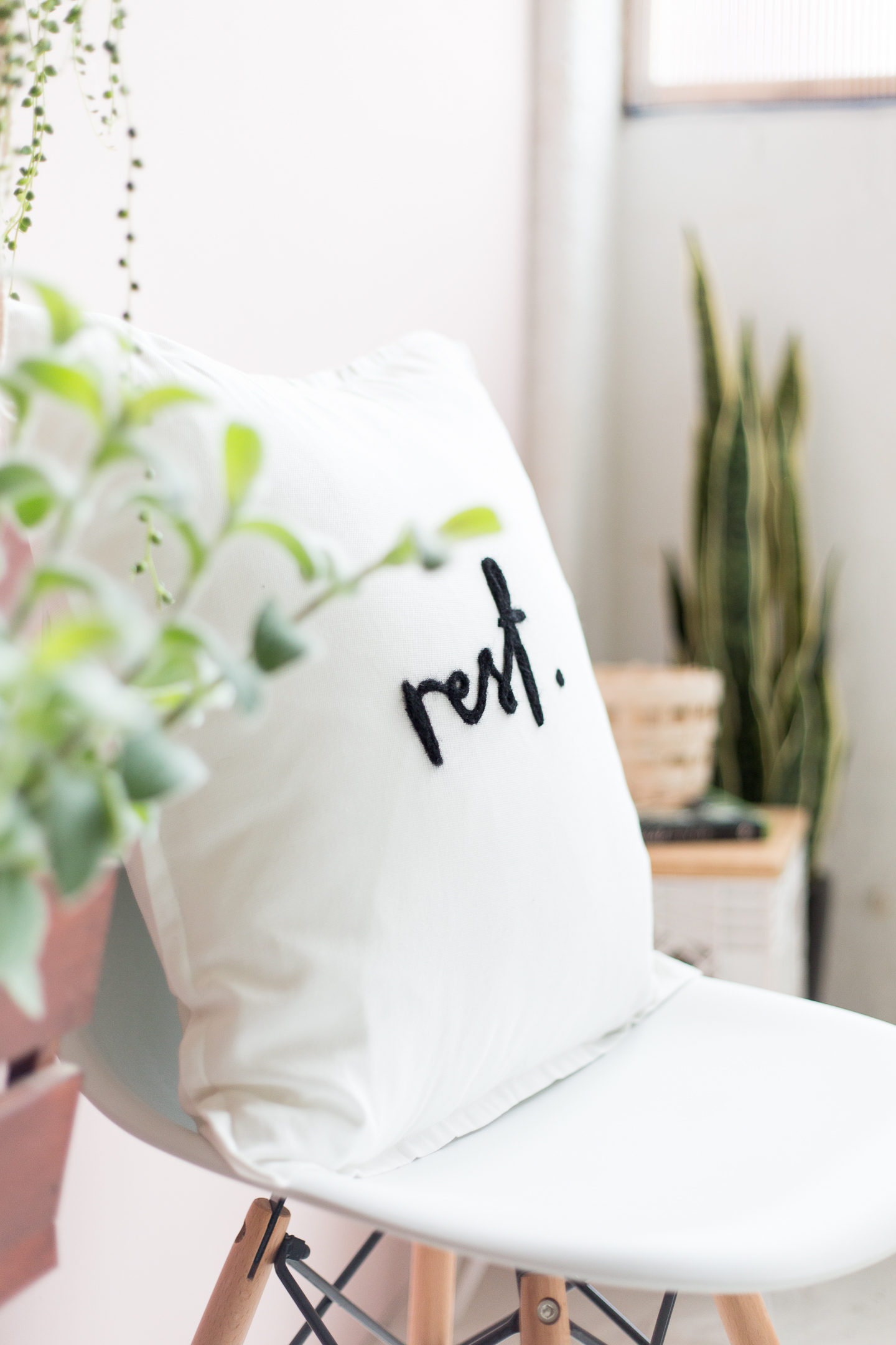 DIY Needle Felted Lettered Cushion | @fallfordiy