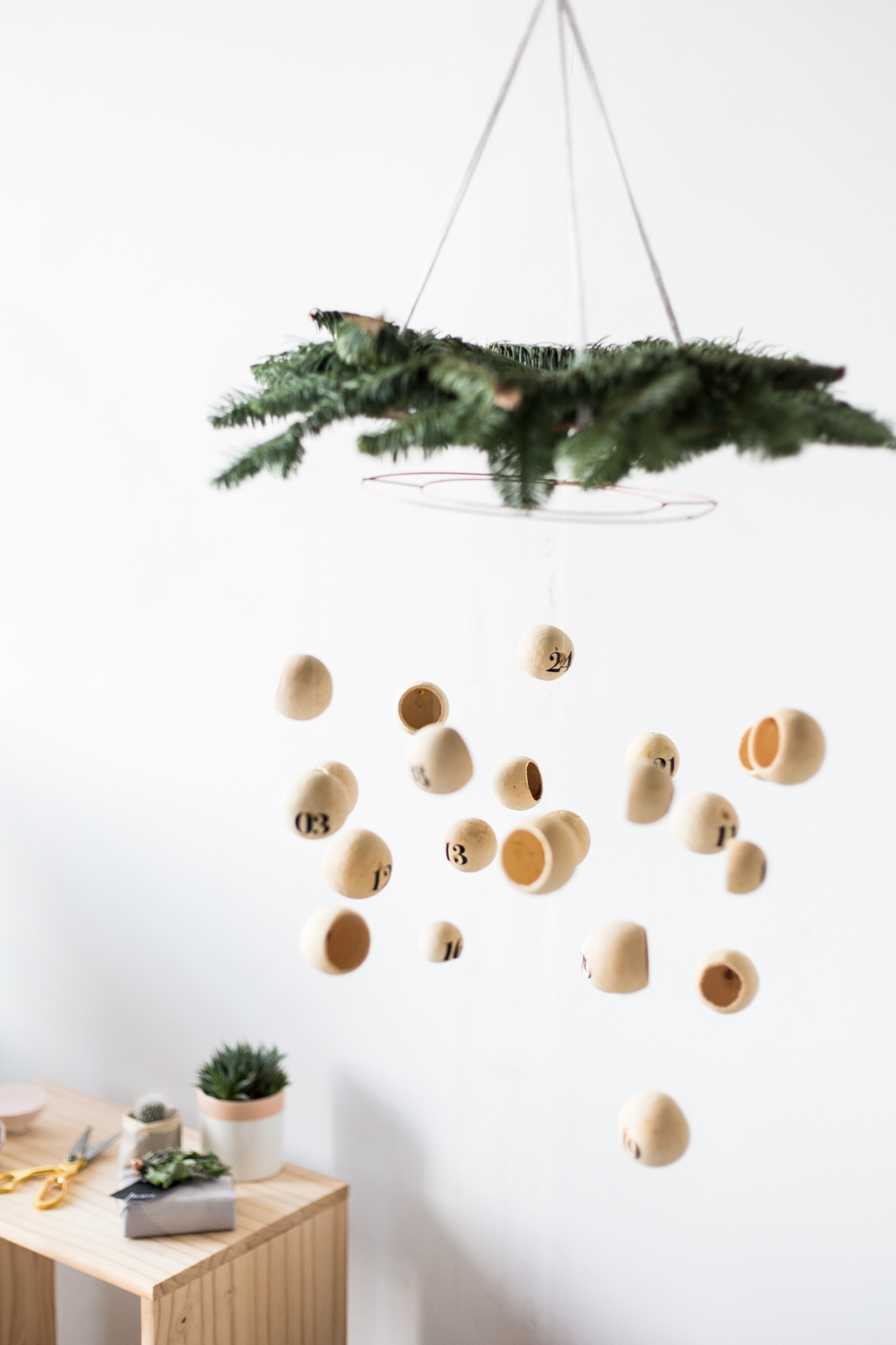 Make a DIY Floating Pod Advent Calendar Mobile | @fallfordiy