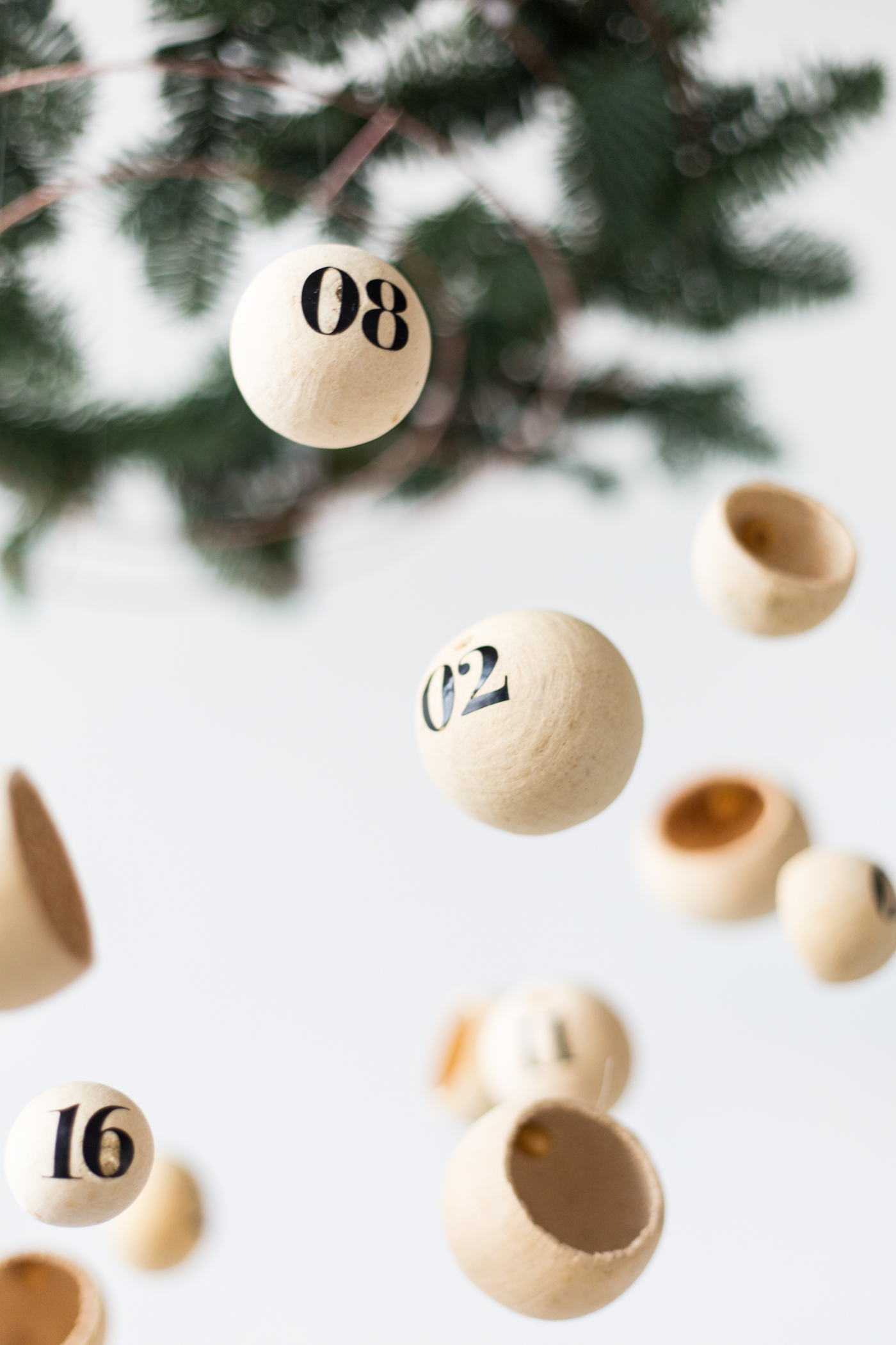 Make a DIY Floating Pod Advent Calendar Mobile | @fallfordiy