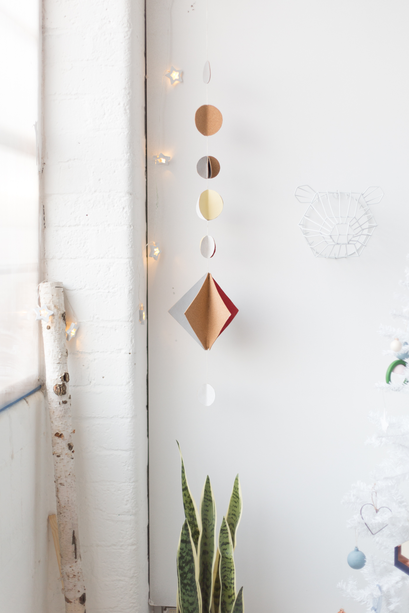 DIY Cork Christmas Hanging Garland