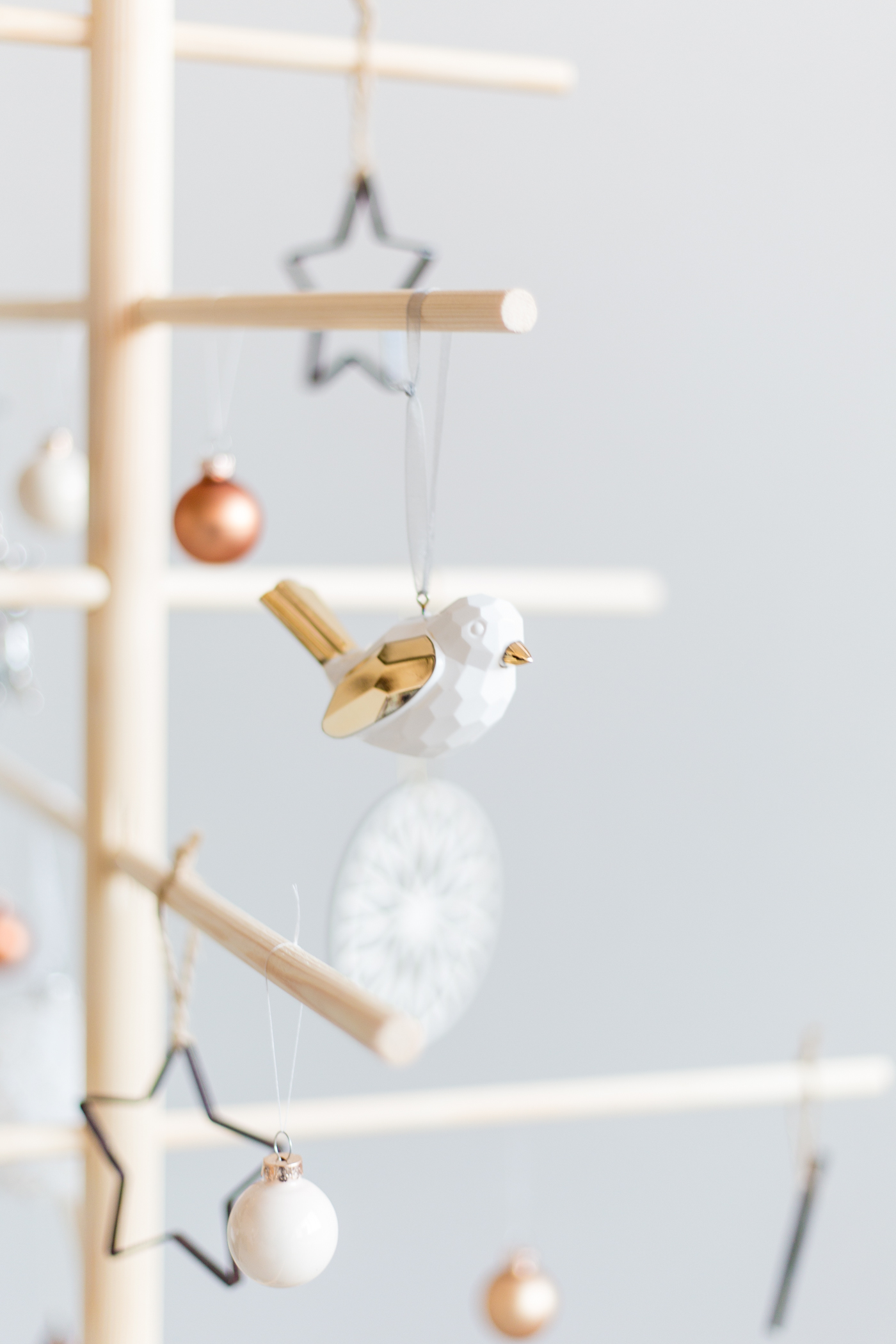 diy-minimalist-wooden-christmas-tree-fallfordiy-12