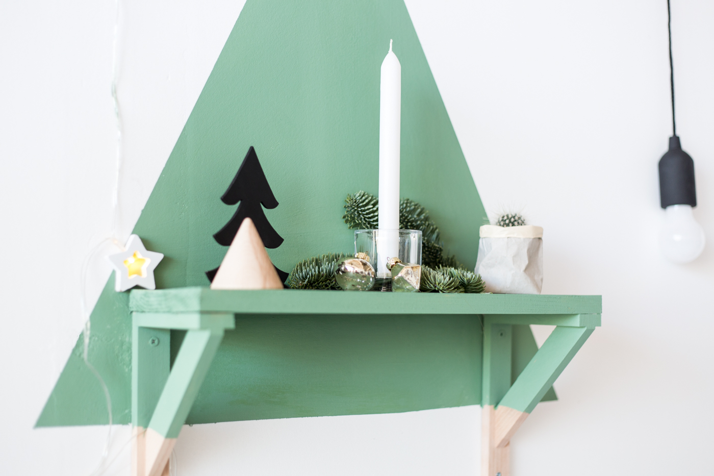 diy-painted-christmas-tree-shelf-with-dulux-fallfordiy-5