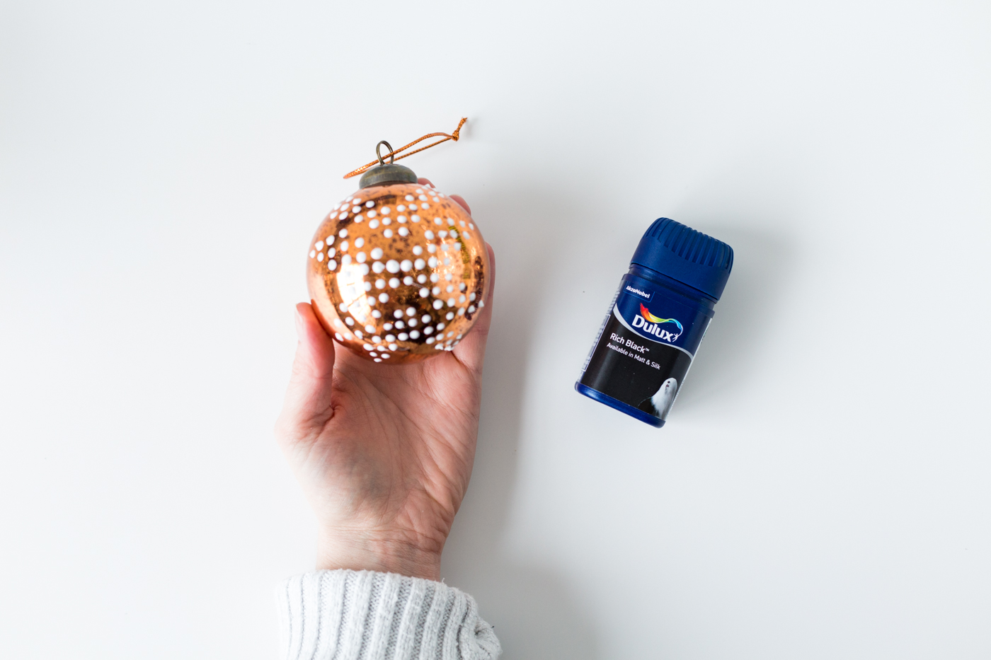 diy-puffy-paint-bauble-tutorial-with-dulux-fallfordiy-5