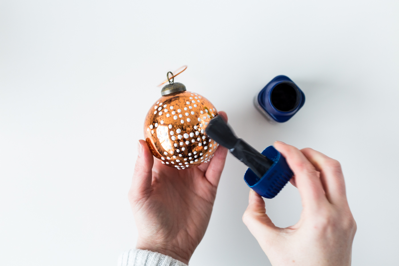 diy-puffy-paint-bauble-tutorial-with-dulux-fallfordiy-6