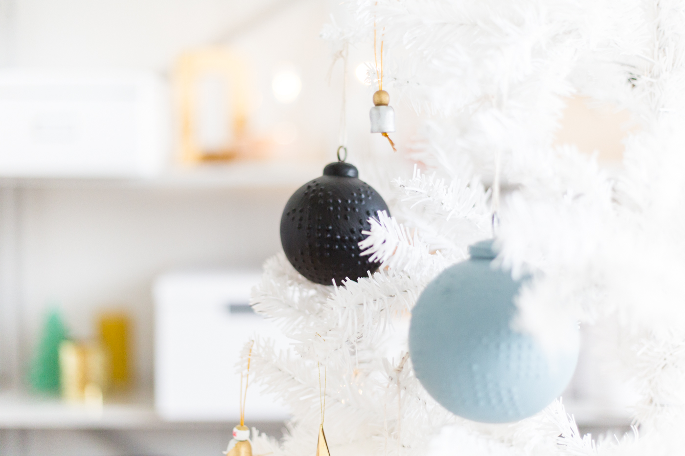 12 Shades of Christmas Day Three | DIY Snowflake Patterned Christmas Bauble