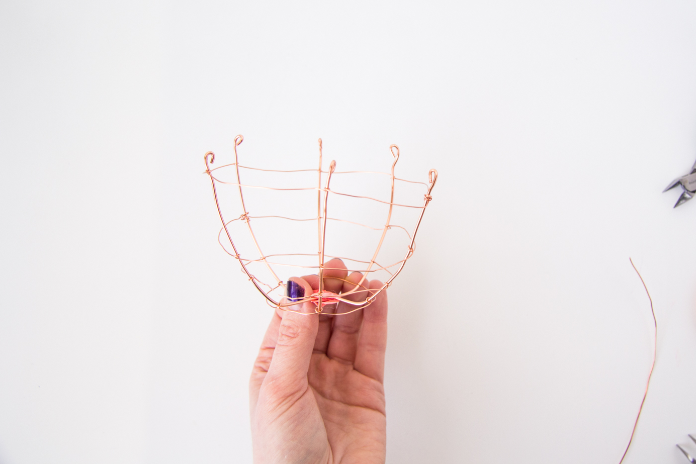 DIY Copper Wire Easter Egg Baskets | @fallfordiy Step 7