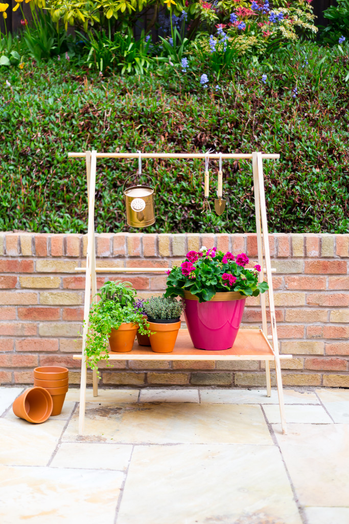 DIY Ladder Plant Shelf for a Small Garden or Balcony | @fallfordiy-16