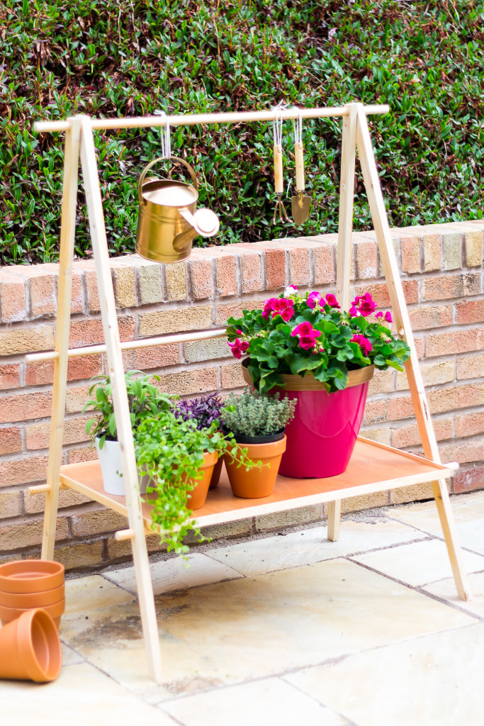 DIY Ladder Plant Shelf for a Small Garden or Balcony | @fallfordiy-17