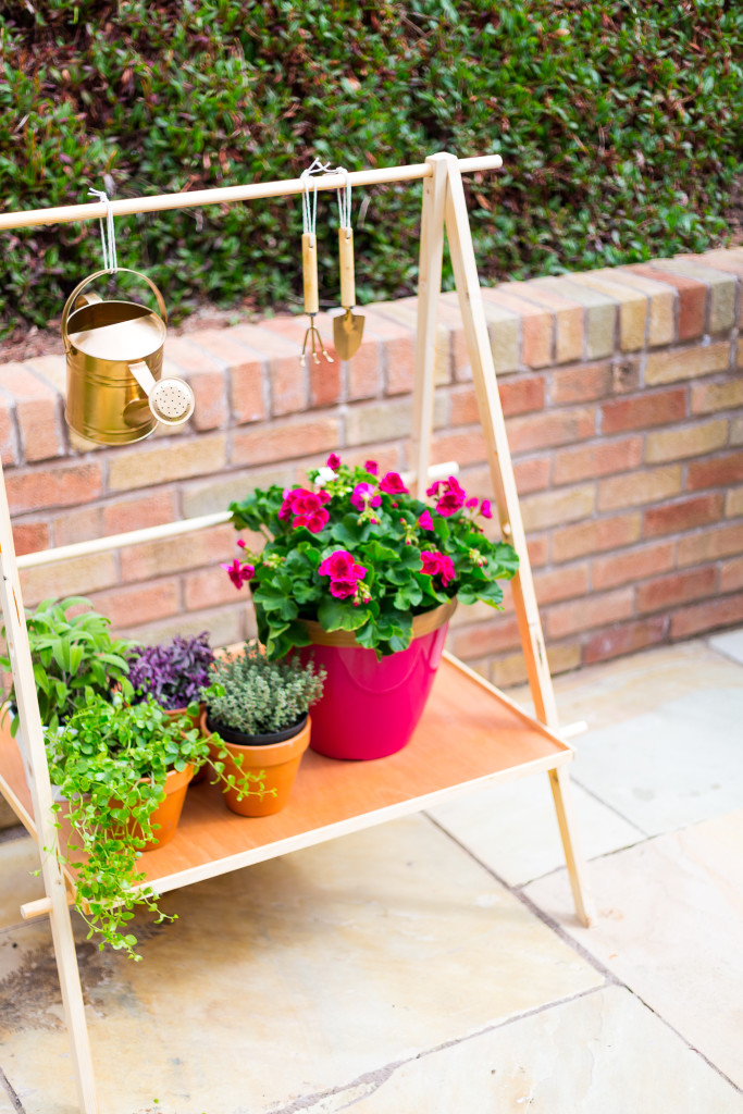 DIY Ladder Plant Shelf for a Small Garden or Balcony | @fallfordiy-18