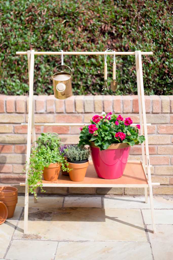DIY Ladder Plant Shelf for a Small Garden or Balcony | @fallfordiy-25-2