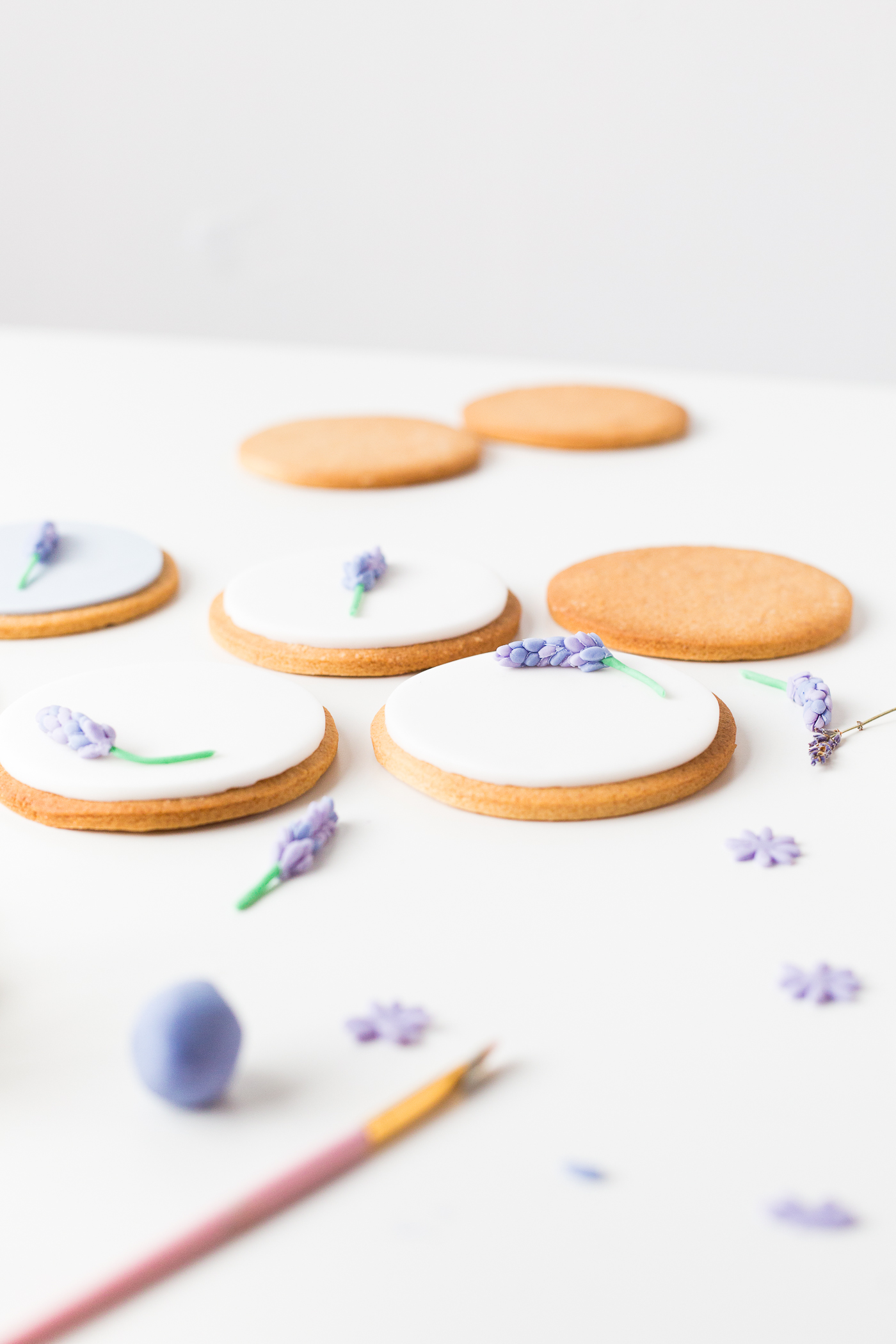 DIY Sugar Lavender Bloom Cookie Toppers | @fallfordiy-23