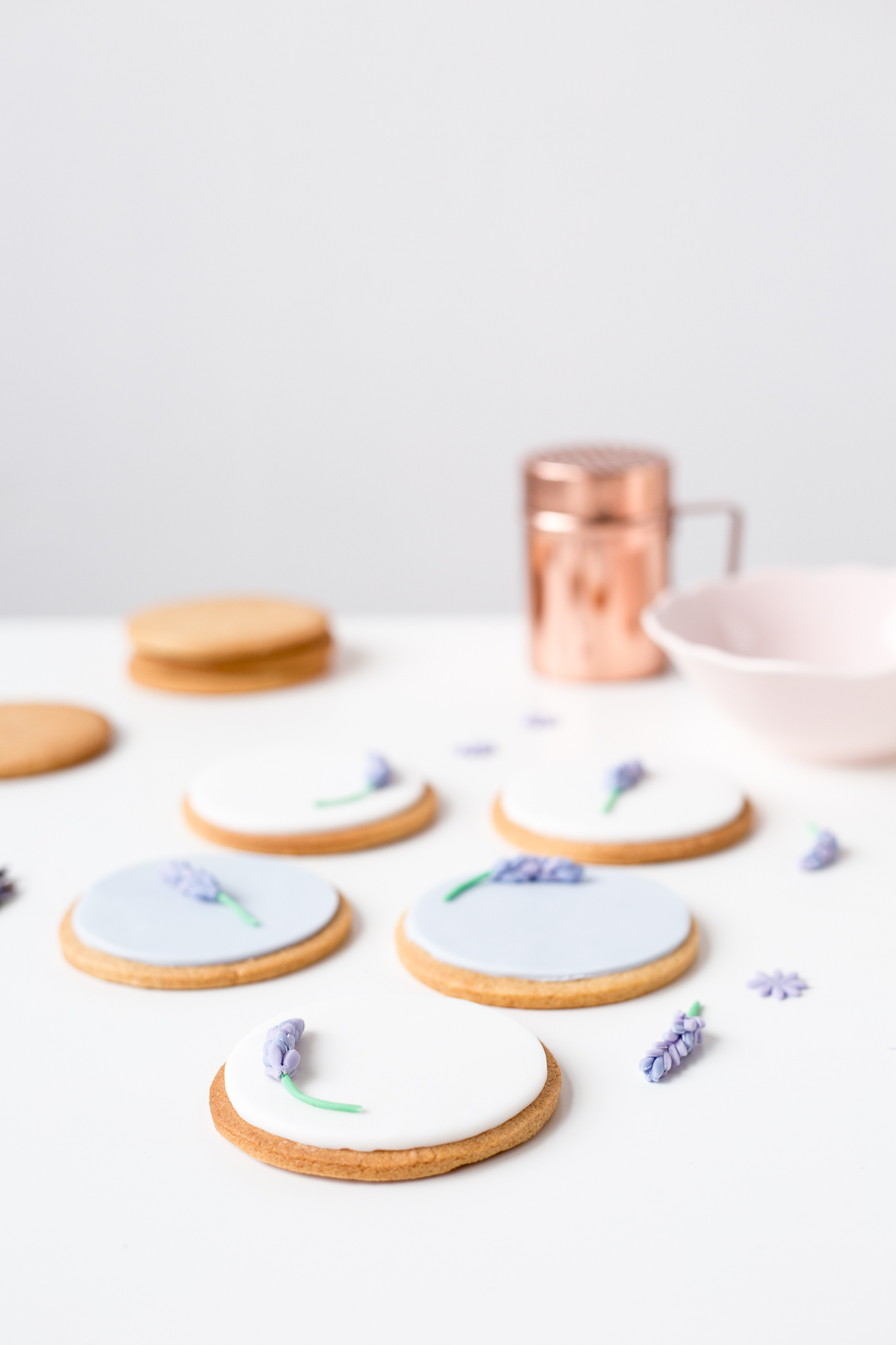 DIY Sugar Lavender Bloom Cookie Toppers | @fallfordiy-27
