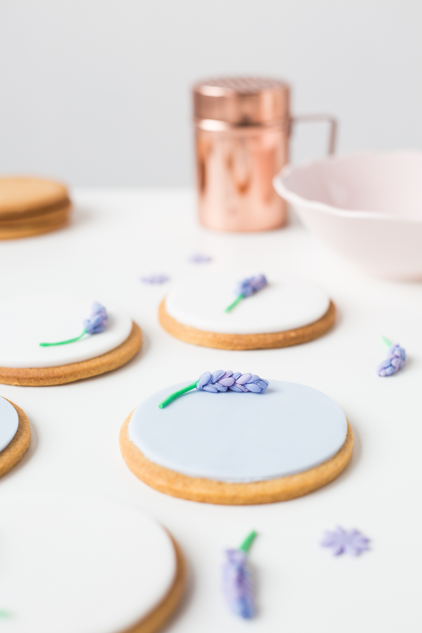 DIY Sugar Lavender Bloom Cookie Toppers | @fallfordiy-28