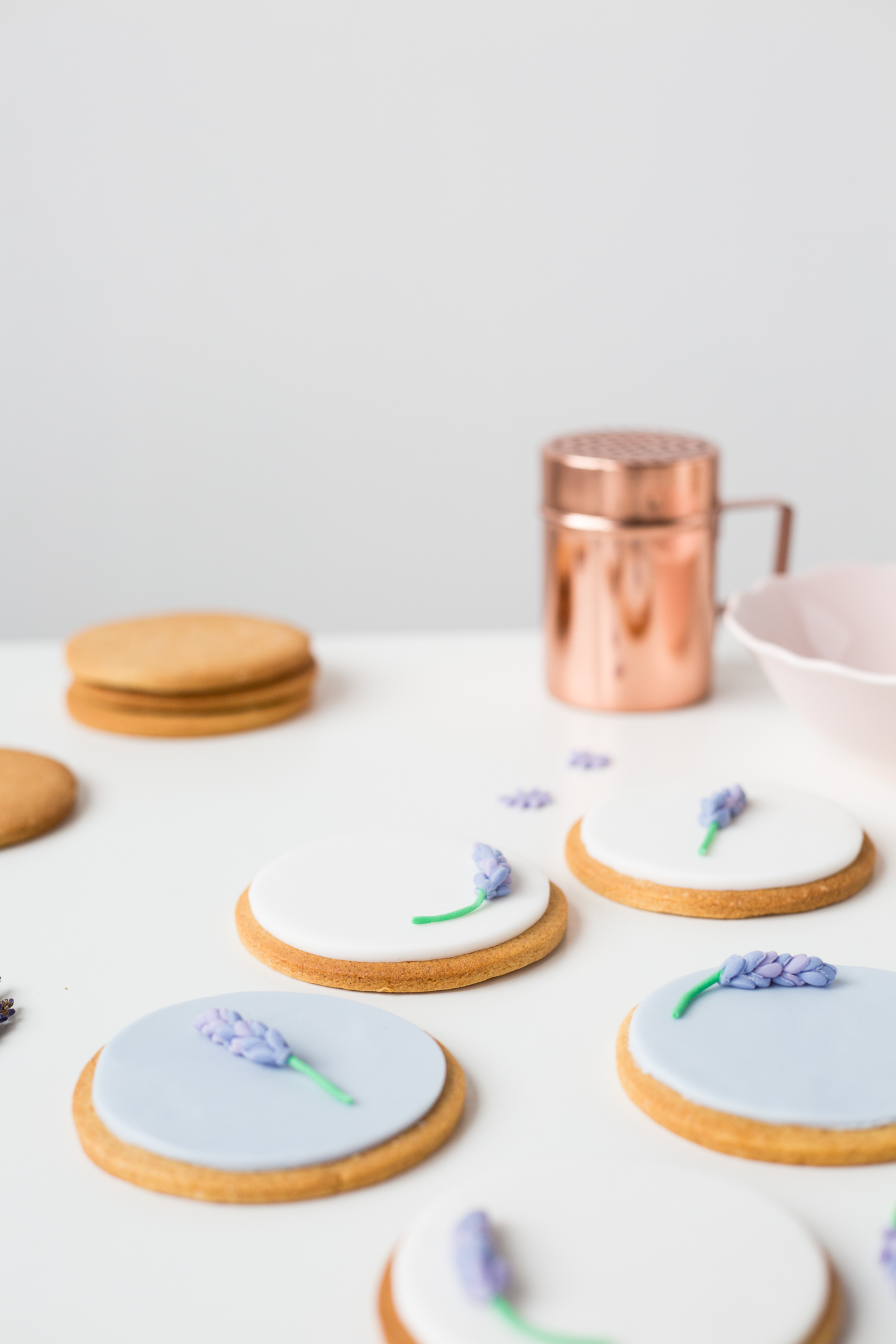 DIY Sugar Lavender Bloom Cookie Toppers | @fallfordiy-29