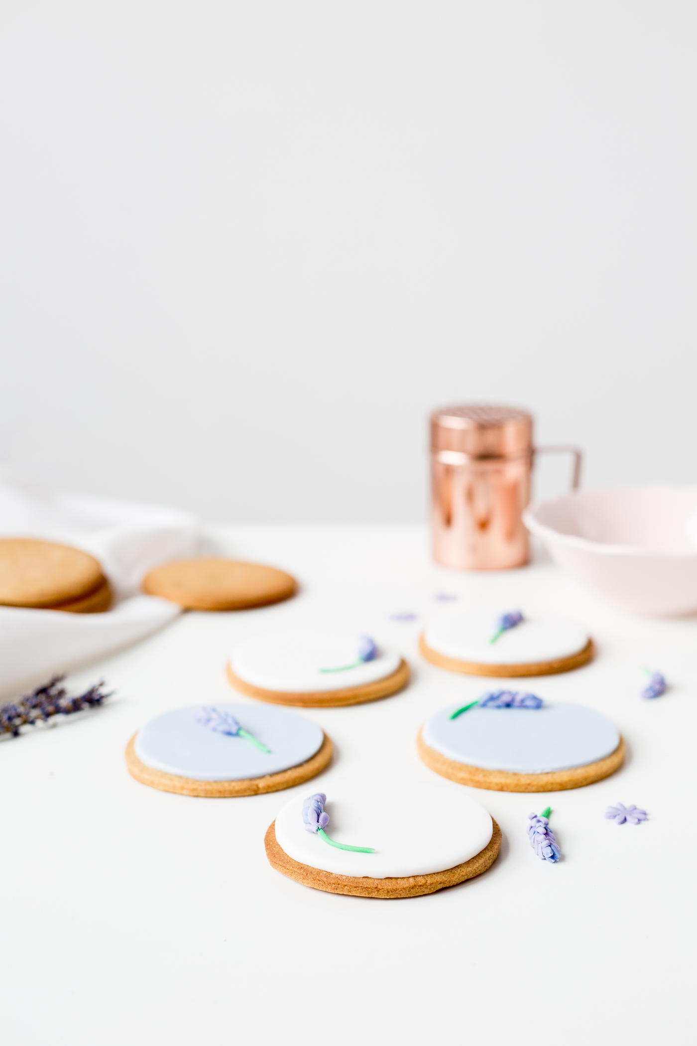 DIY Sugar Lavender Bloom Cookie Toppers | @fallfordiy-30