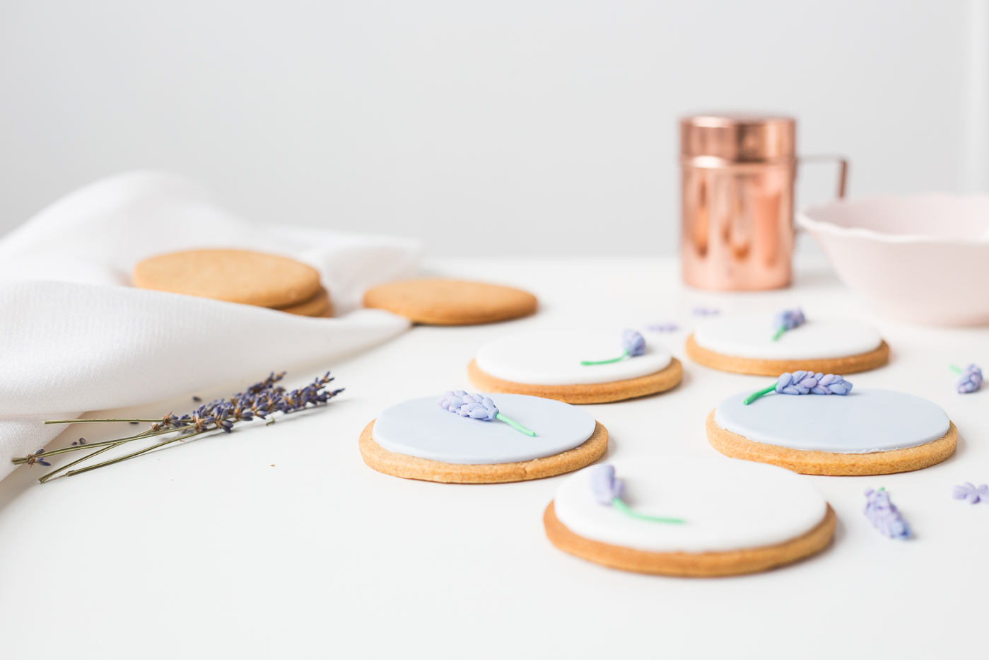 DIY Sugar Lavender Bloom Cookie Toppers | @fallfordiy-31