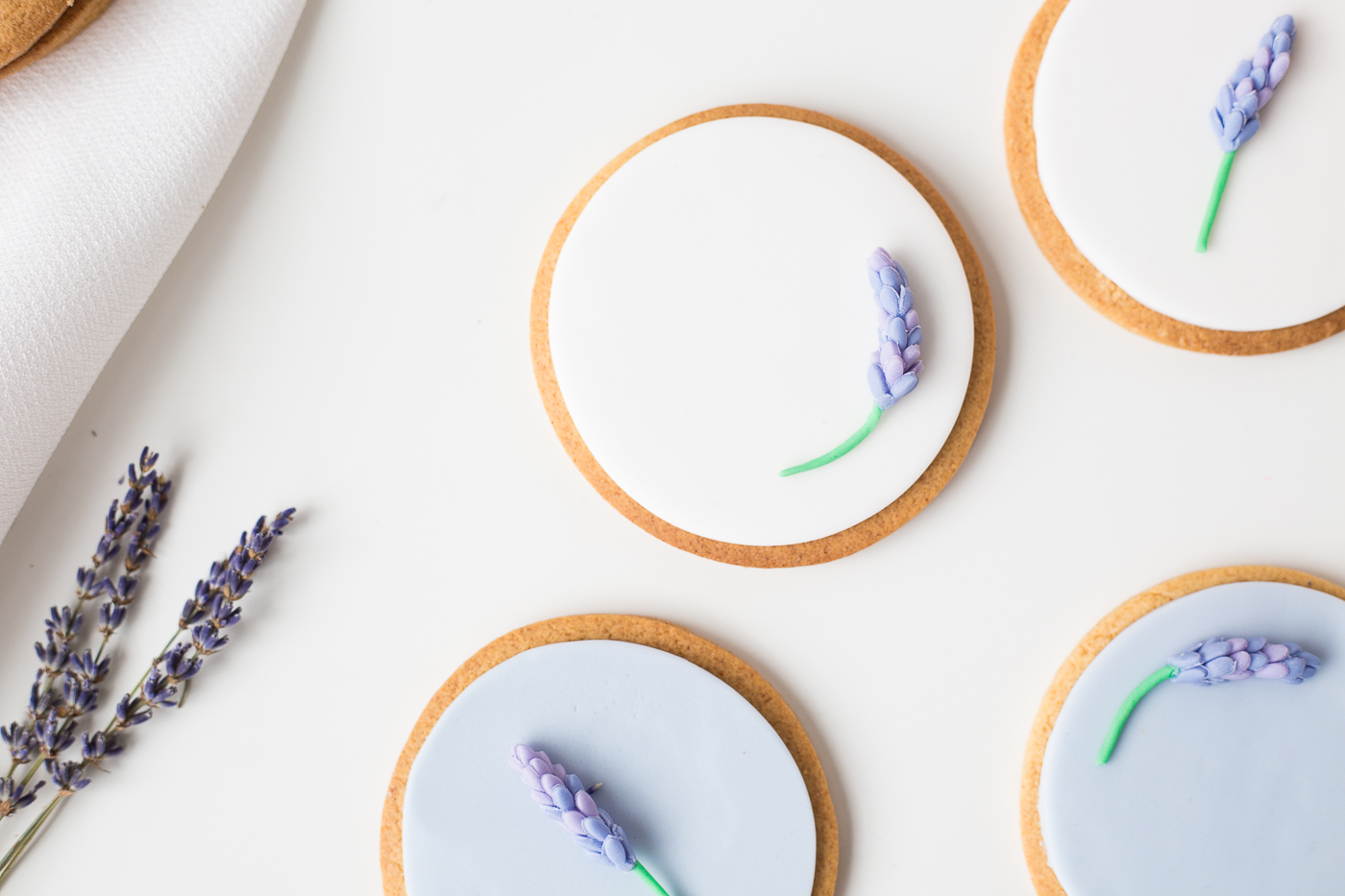 DIY Sugar Lavender Bloom Cookie Toppers | @fallfordiy-36