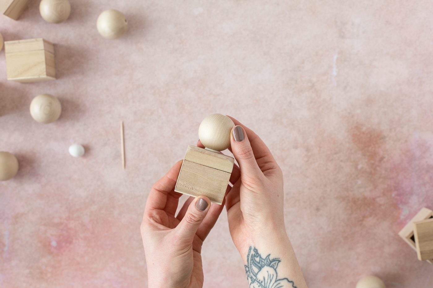 Making Little DIY Ball Pull Boxes with Sugru | @fallfordiy