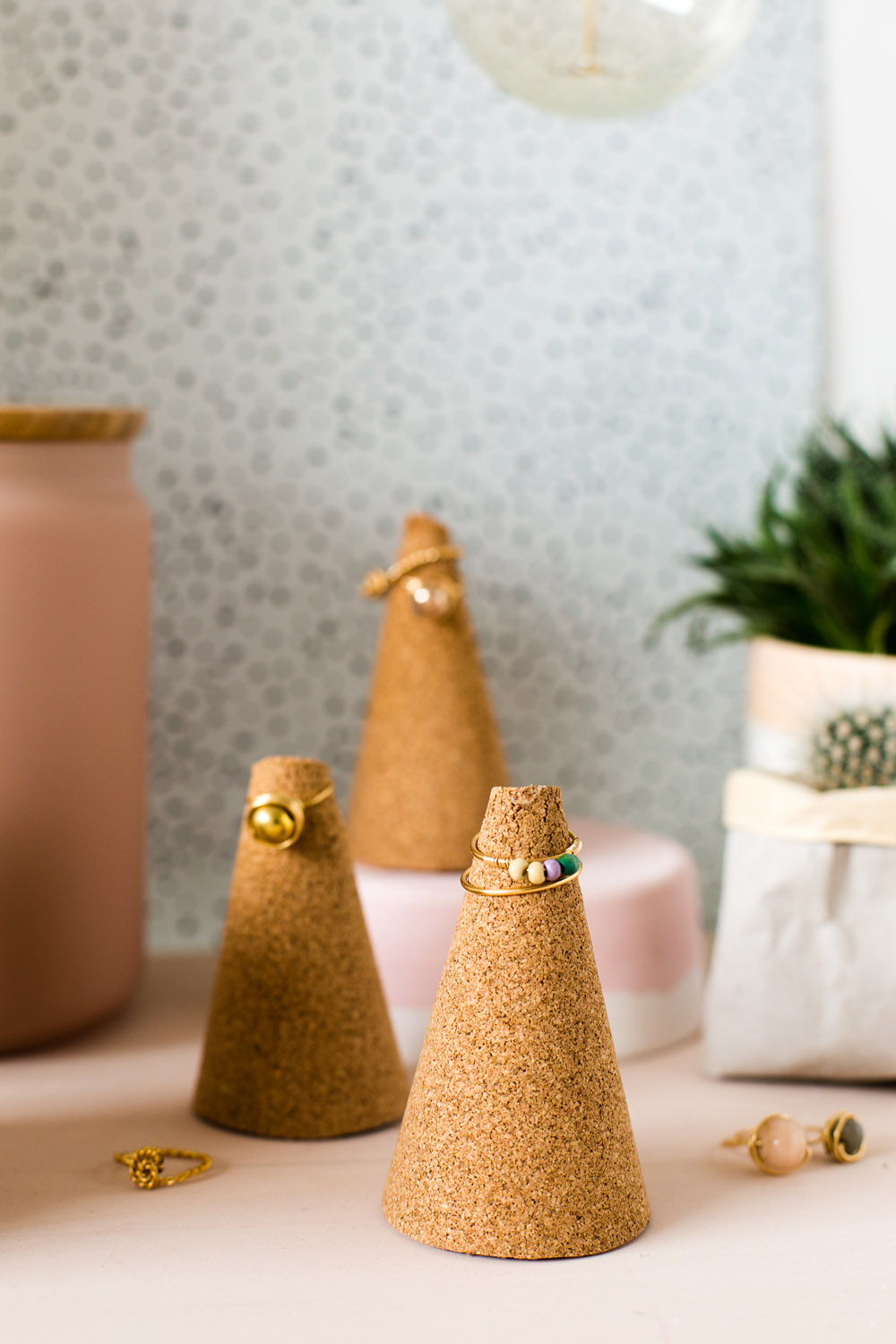 DIY five-minute cork ring cones
