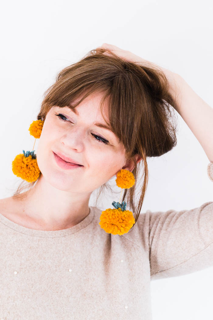 Juice Bluebell gentage DIY Halloween Pom Pom Pumpkin Earrings | Fall For DIY