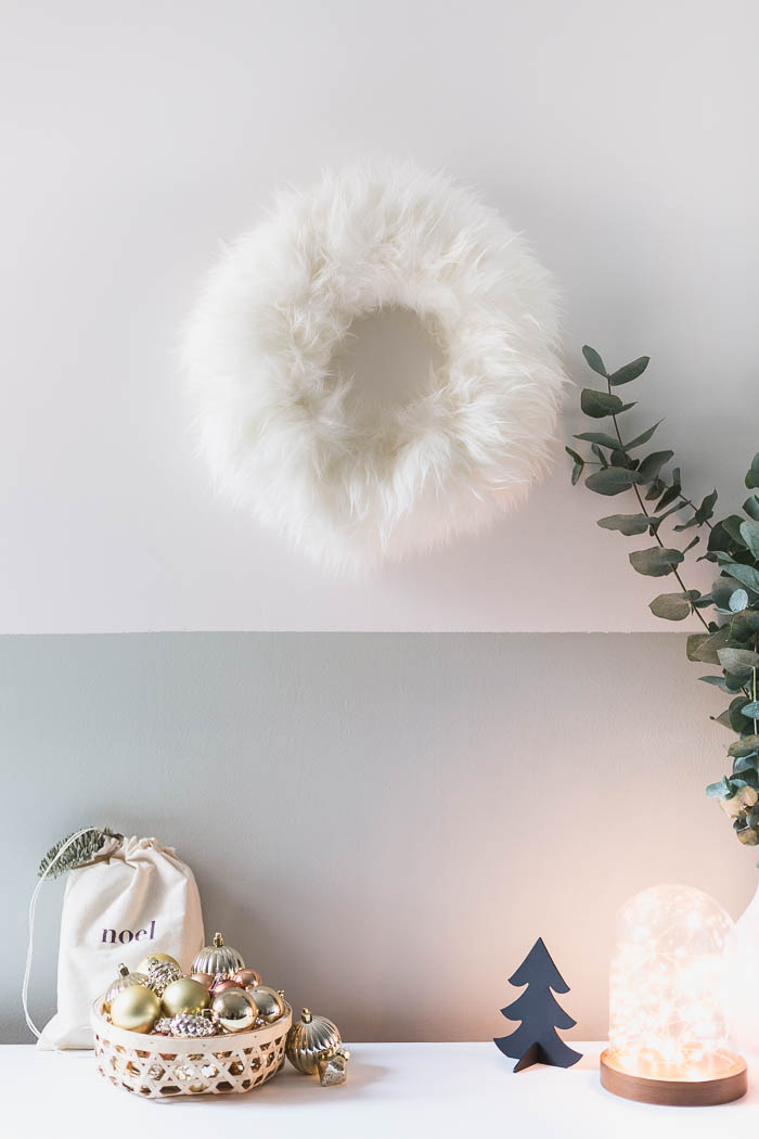 DIY Fluffy Christmas Wreath | @fallfordiy