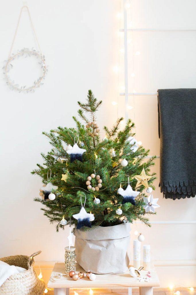 DIY Needle Felted Christmas Tree Star Ornaments