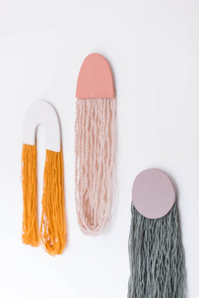 DIY Yarn Art Wall Hangings | @fallfordiy