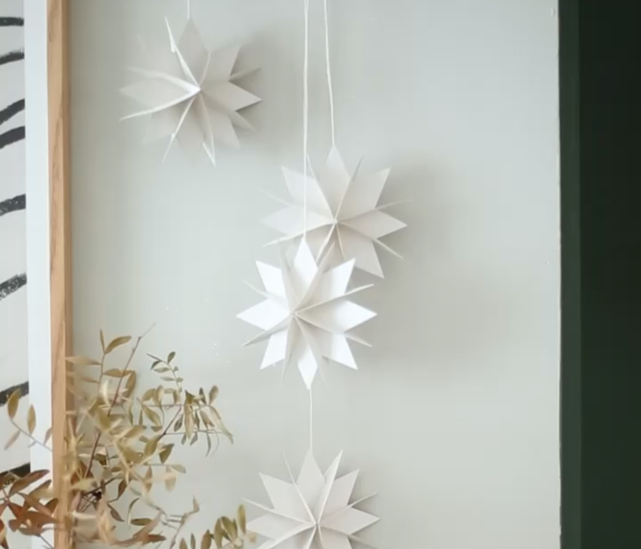 DIY Easy Christmas Star Decorations made using Card (with templates!)