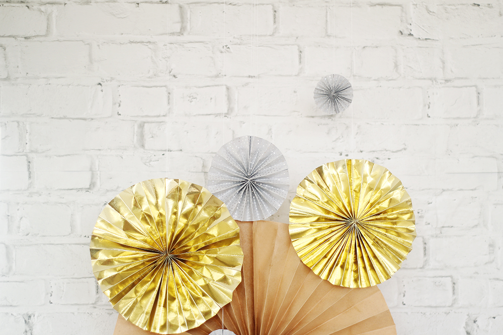 DIY New Years Eve Paper Fans | Fall For DIY