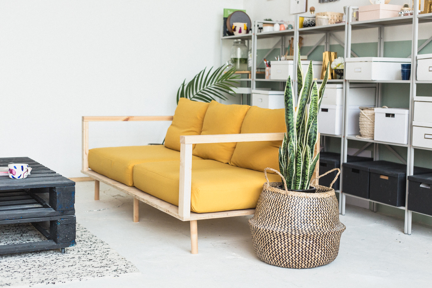 Make Yourself Comfortable with this Easy DIY Wooden Studio Sofa | Fall ...