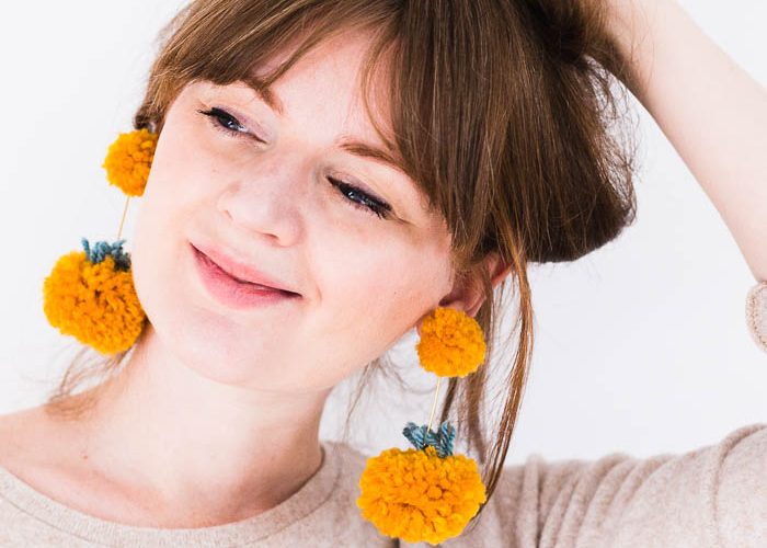 DIY Halloween Pumpkin Pom Pom Earrings | @fallfordiy