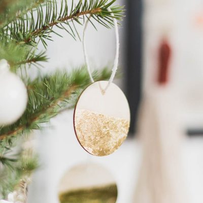 DIY Gold Dipped Wooden Tree Decorations | @fallfordiy