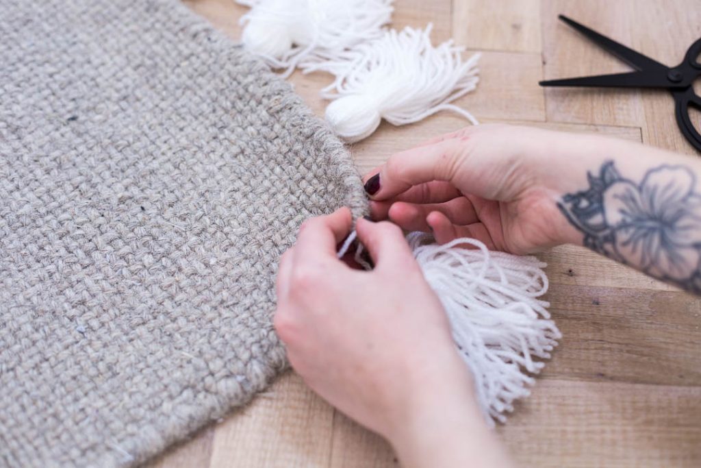 DIY Easy Tasseled Rug Fall For DIY