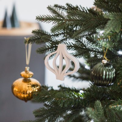 You Can Make This DIY Clay Bauble Outline Ornament